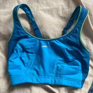 Y2K sports bra